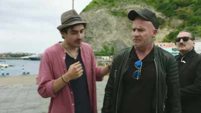 Uh, listen, Nic.
We have informed the authorities - Cassino in Ischia