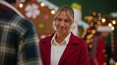 Uh, but listen, the mayor
is making his speech soon, - The Jinglebell Jubilee
