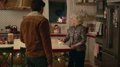Uh, Liz, - Christmas with the Campbells