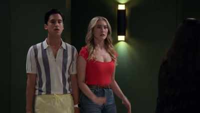 - Uh, love and blessings.
- Late '90s Madonna. - Pretty Smart
