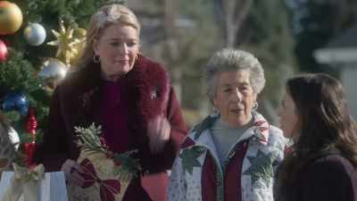 Uh, Mary Louise, I
don't think that's what - Haul Out the Holly: Lit Up