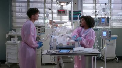 Uh, mind if I stay
with Connor? - Grey's Anatomy