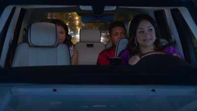Uh, mom, I think Tess
might actually need help. - Raven's Home