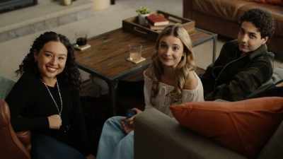 - Uh, Mom, this is Derek. - Bad Influence