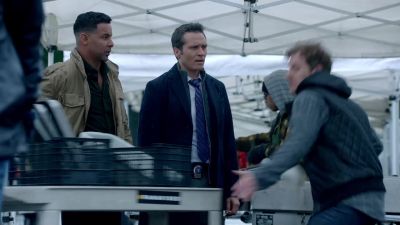 Uh, Ms. McCabe, I have to go. - Castle