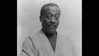 Uh, Norman Lewis,
Emma Amos, Mayhew, - Black Art: In the Absence of Light