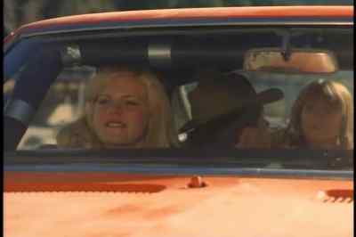 - Uh-oh.
- I smell bacon. - Eat My Dust