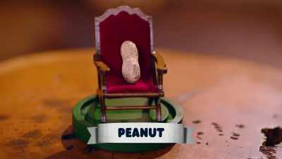 - Uh-oh, it's peanut! - Baking It