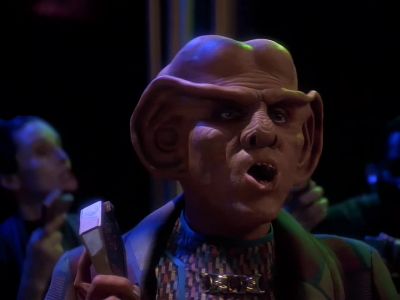 Uh-oh. - Star Trek: Deep Space Nine