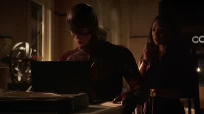 Uh-oh, there's an explosion at Iron Heights. - The Flash