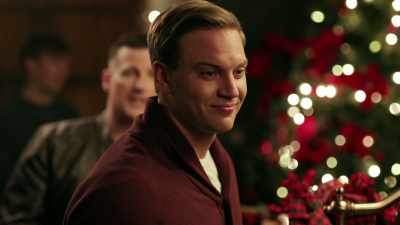 - Uh... oh, uh, no, I'm fine.
- Oh. - A Sprinkle of Christmas