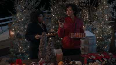 Uh... Pam, what is this party? - The 5-Year Christmas Party