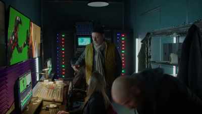 - Uh, pull up scene 12, please. - Die Hart