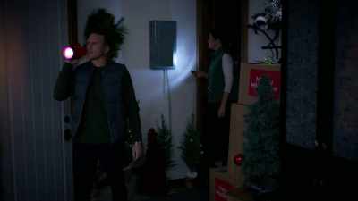 Uh-- - Meet Me Under the Mistletoe