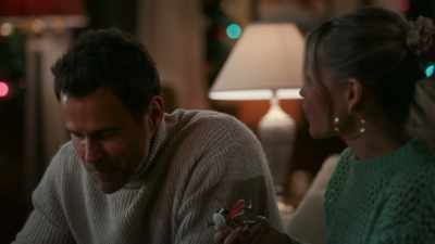 Uh... your screenplay.
What's the first scene? - Home Sweet Christmas