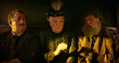 Uh, sell them and talk.
Keep my hand in talk. - The Ballad of Buster Scruggs