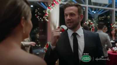 - Uh, so, london?
- Yes. - Lights, Camera, Christmas!