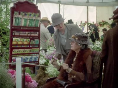 Uh, stop, stop!
Stop, please. - Agatha Christie's Poirot