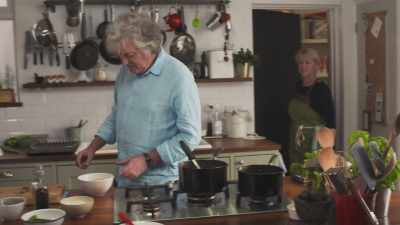 Uh, your Thai
chicken noodle soup is ready. - James May: Oh Cook!