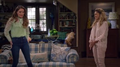 Uh, thank you, D.J. I will see myself out. - Fuller House