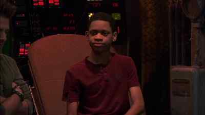UH, THAT FAN BOY JUST
MADE IT TO THE FINALS, - Lab Rats