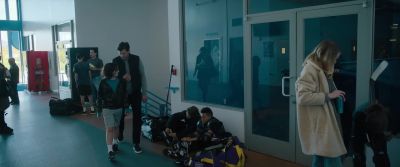 - Uh, is that the coach?
- Yeah, that's him. - Your Place or Mine