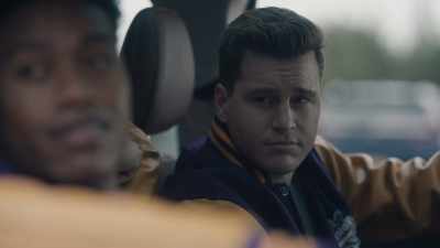 Uh... That's all right,
I-I have a ride. - Friday Night Sext Scandal