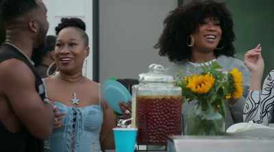 Uh, that's the mom,
I'm the daughter. - Sweet Life: Los Angeles