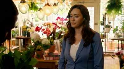 Uh, the eryngiums
are a nice touch to add. - When Love Blooms