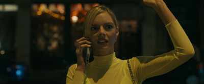 Uh, the person I'm looking at
isn't waving. - Scream VI