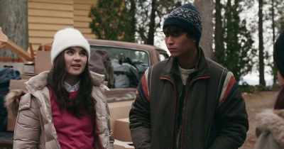 Uh, Tim's bringing
Jason and Ashley, - The Republic of Sarah