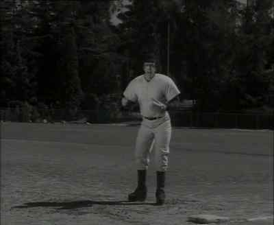 - Uh, what do I do now?
- Throw it home! - The Munsters