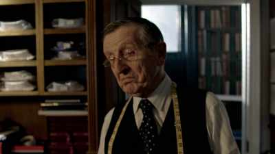 -Uh, what sort of getup
does sir want to be fitted? - Snatch