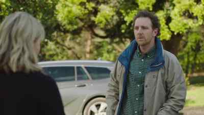 Uh, would you like to go inside.
ls there someone I can call? - The Brokenwood Mysteries