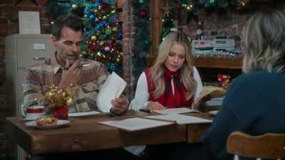 Uh, so yeah, if everything
looks okay, you can sign. - Home Sweet Christmas