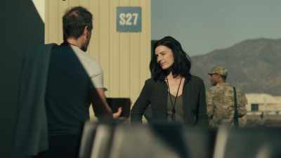 Uh, if you're not
trying to sneak a peek, - SEAL Team