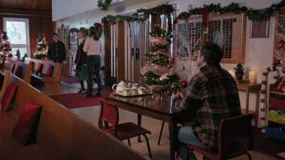 Uh, Zack, this is Jason. - Everything Christmas