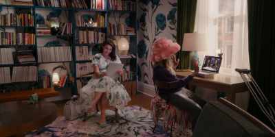 - Uhh... bed, please.
- Okay. - And Just Like That…