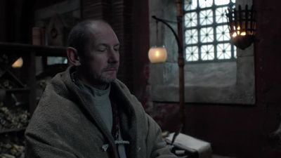 - Uhtred will return?
- Yes, he will return. - The Last Kingdom
