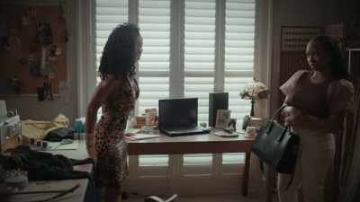 -Um, ahem, who that, girl?
-That's nobody. - Love Marry Kill