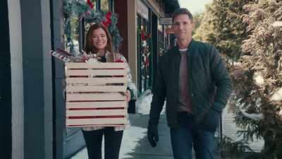 Um, also, the town's
a block long, so. - A Maple Valley Christmas