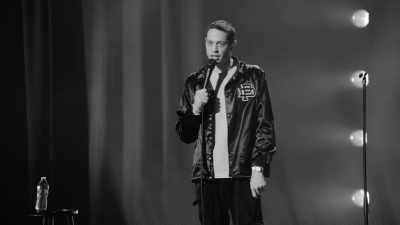 - Um...
- [audience laughs] - Pete Davidson: Turbo Fonzarelli