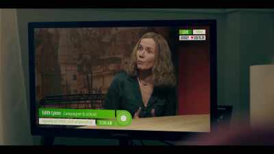 Um bomba nuclear explodiu
e o ocidente continuou. - Years and Years