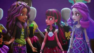 - Um, who broke Frankie?
- (ALL GASP) - Monster High: Electrified