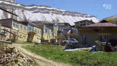 Um, but, you know,
now it's a bit like a ghost town. - From Russia to Iran: Crossing Wild Frontier