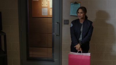 Um... [chuckles] - Chicago Fire