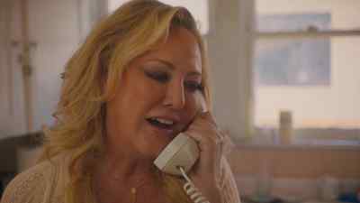 Um, could you please
have her give me a call or-- - Lola