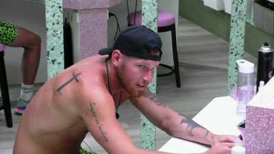 >> UM, DO YOU KNOW HOW THE MAKE
OVER MEDIUM? - Love Island