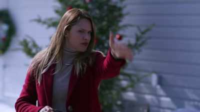 Um, you gotta be freezing,
let's get you in the house-- - A Merry Christmas Wish