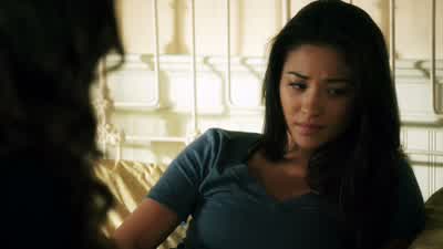 Um, h... how would I know? - Pretty Little Liars